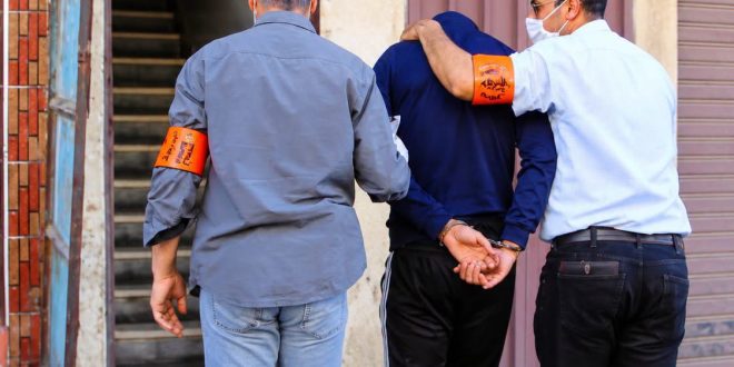 طنجة … توقيف المشتبه فيه الرئيسي في اعتداءات وسرقات بالسلاح الأبيض ببني مكادة .